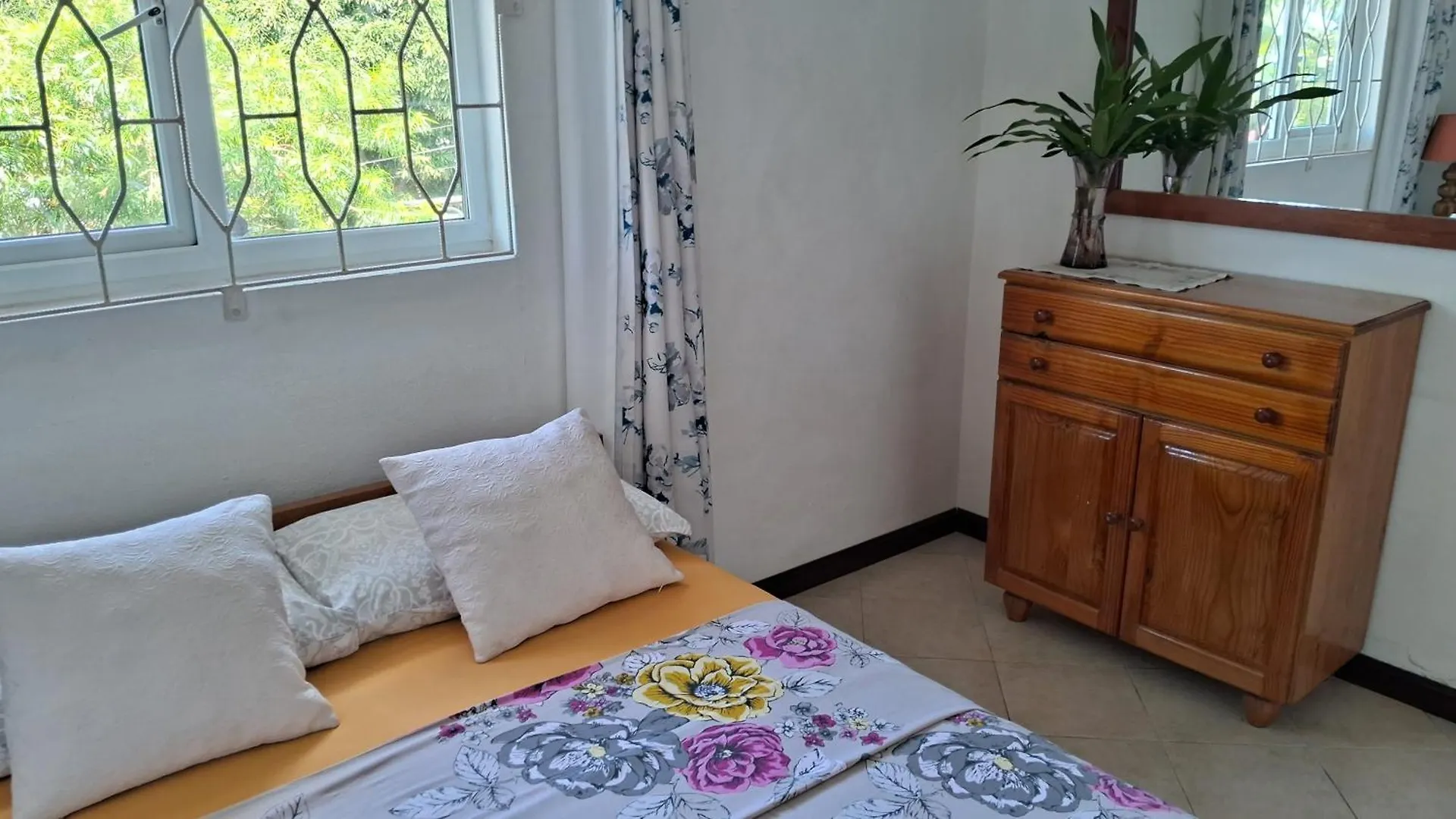 De Quincey Village Chez Lorna 3 Nights Or Plus בית אירוח